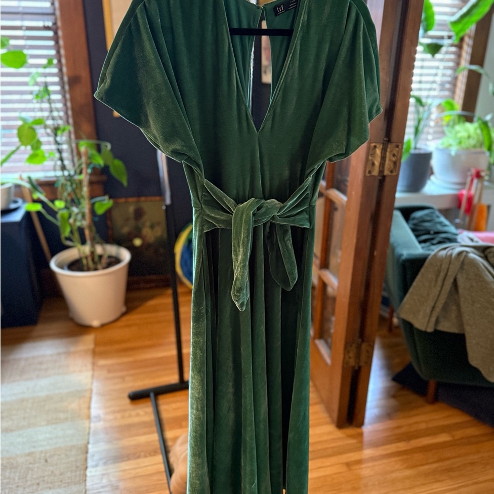 Elegant Green Velvet Dress